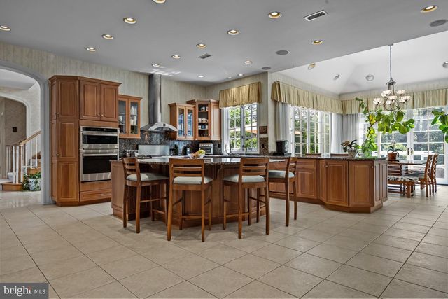 1049 MCKEAN RD, Ambler, PA 19002