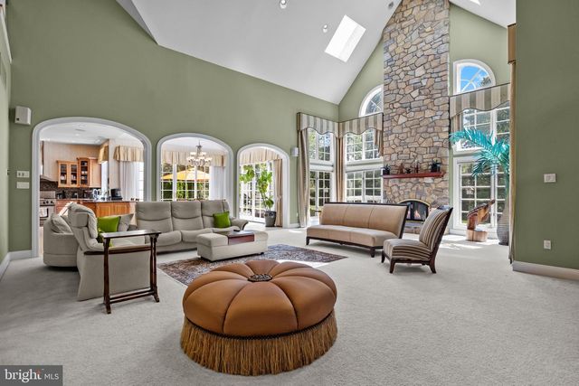 1049 MCKEAN RD, Ambler, PA 19002