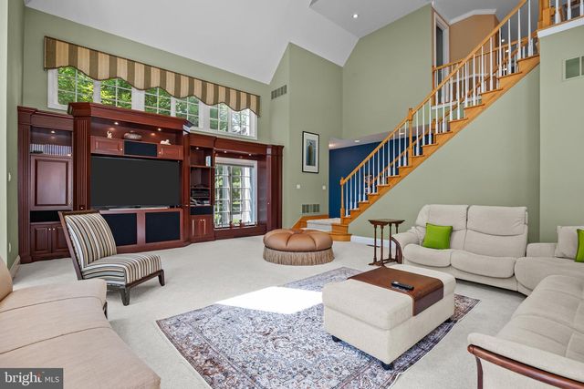 1049 MCKEAN RD, Ambler, PA 19002