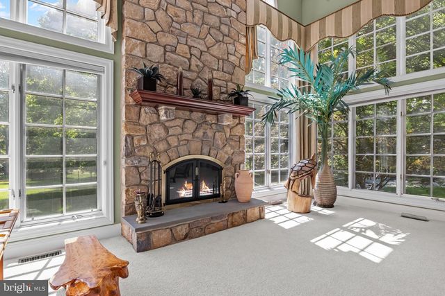 1049 MCKEAN RD, Ambler, PA 19002