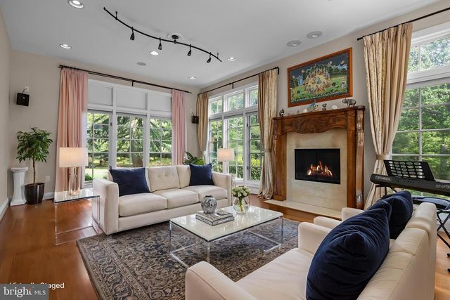 1049 MCKEAN RD, Ambler, PA 19002