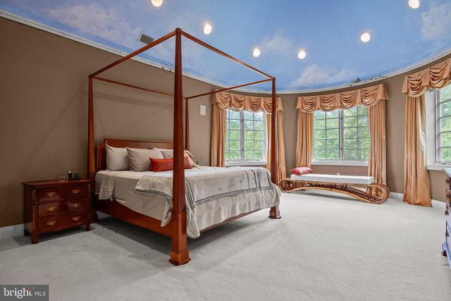 1049 MCKEAN RD, Ambler, PA 19002