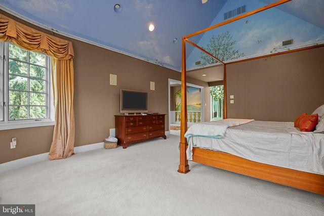 1049 MCKEAN RD, Ambler, PA 19002