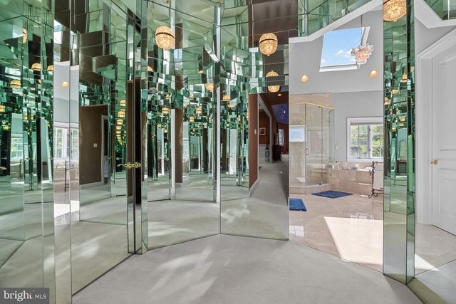 1049 MCKEAN RD, Ambler, PA 19002