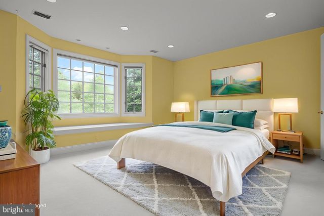 1049 MCKEAN RD, Ambler, PA 19002