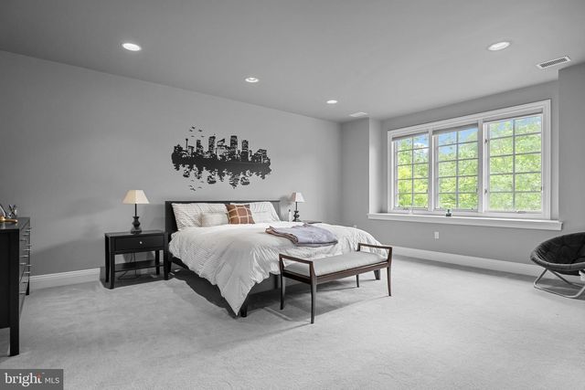 1049 MCKEAN RD, Ambler, PA 19002