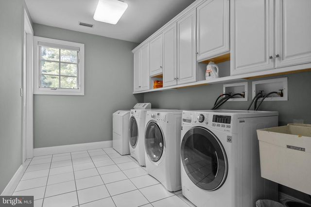 1049 MCKEAN RD, Ambler, PA 19002