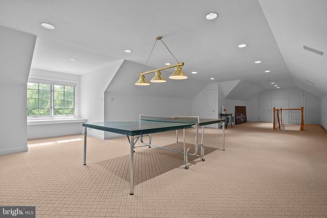 1049 MCKEAN RD, Ambler, PA 19002