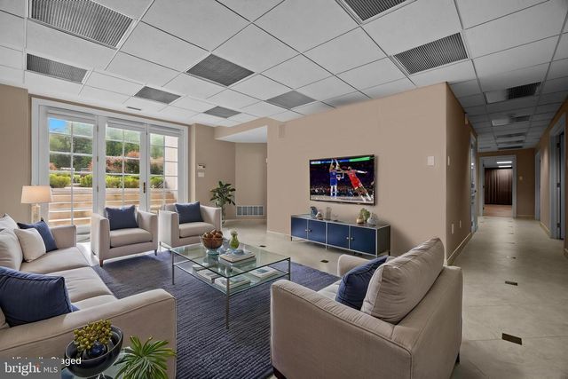 1049 MCKEAN RD, Ambler, PA 19002