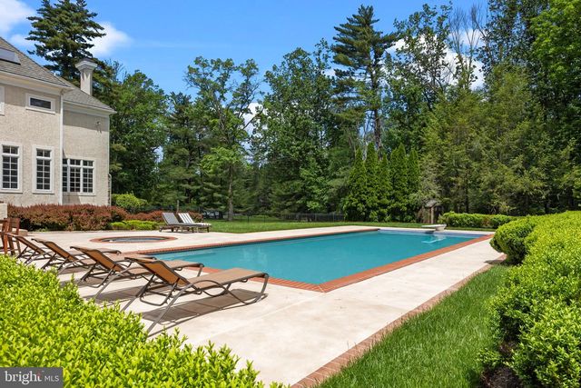 1049 MCKEAN RD, Ambler, PA 19002