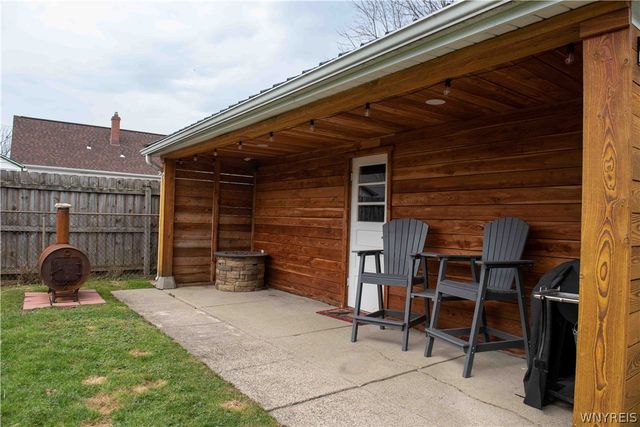 28 Fernwood Avenue, West Seneca, NY 14206