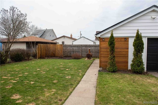 28 Fernwood Avenue, West Seneca, NY 14206