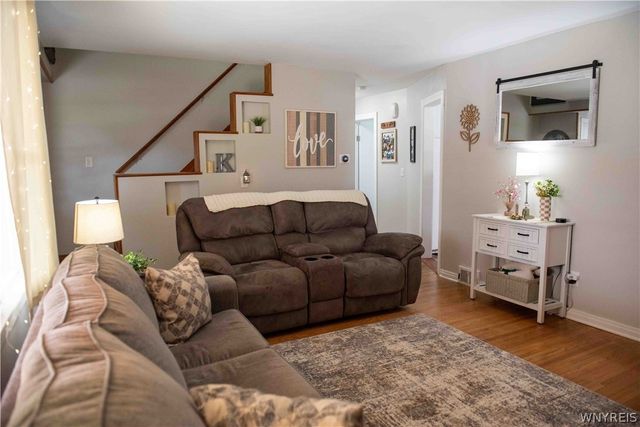 28 Fernwood Avenue, West Seneca, NY 14206