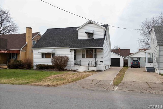 28 Fernwood Avenue, West Seneca, NY 14206