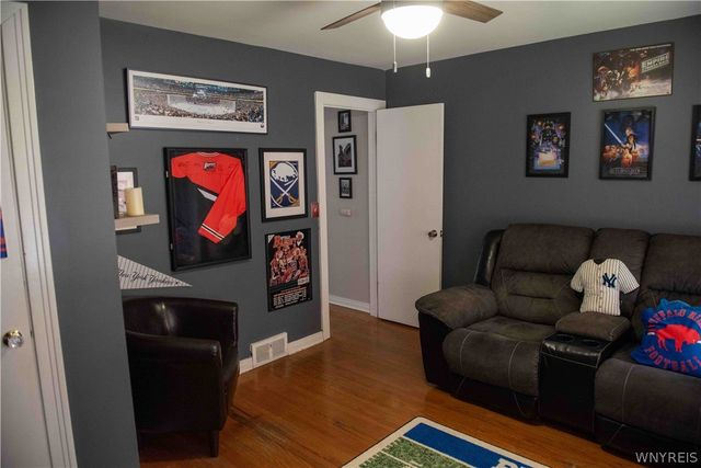 28 Fernwood Avenue, West Seneca, NY 14206