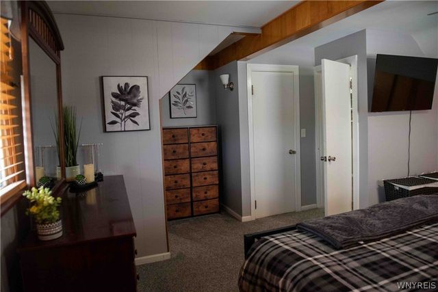 28 Fernwood Avenue, West Seneca, NY 14206