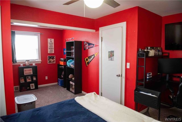 28 Fernwood Avenue, West Seneca, NY 14206