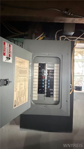 28 Fernwood Avenue, West Seneca, NY 14206