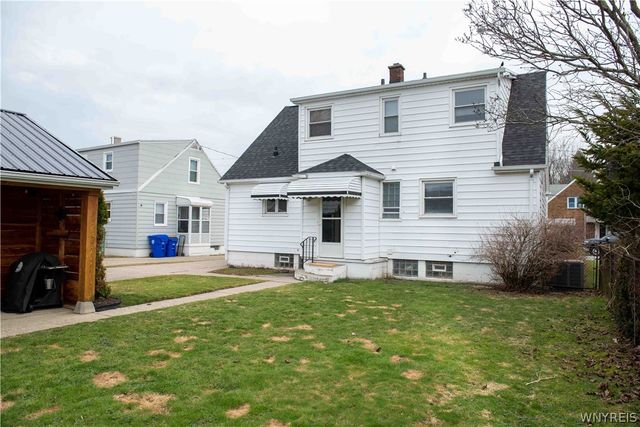 28 Fernwood Avenue, West Seneca, NY 14206