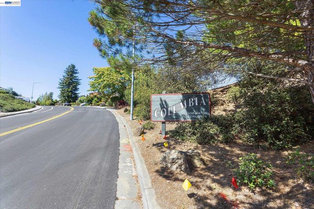 5736 Medallion Ct, Castro Valley, CA 94552