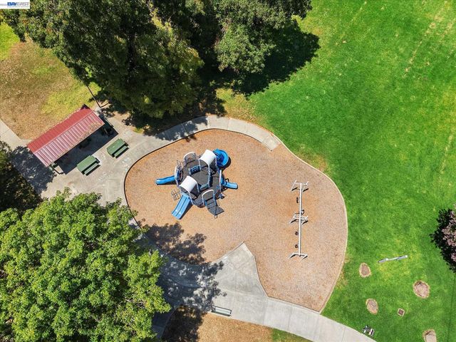 5736 Medallion Ct, Castro Valley, CA 94552