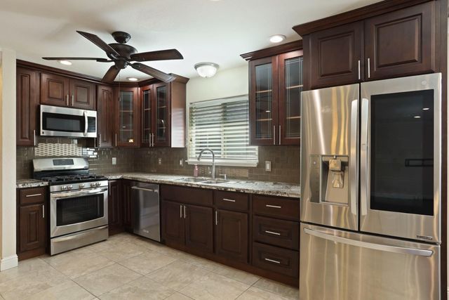 1921 Sherwood Ave, Modesto, CA 95350