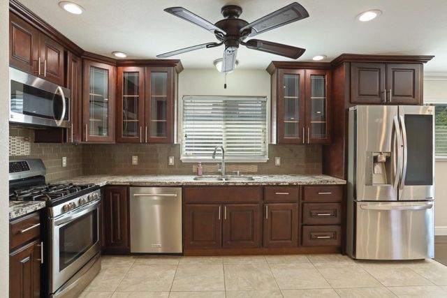 1921 Sherwood Ave, Modesto, CA 95350