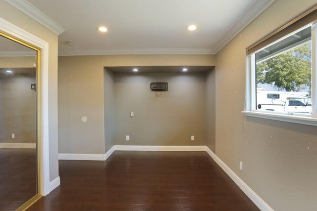 1921 Sherwood Ave, Modesto, CA 95350