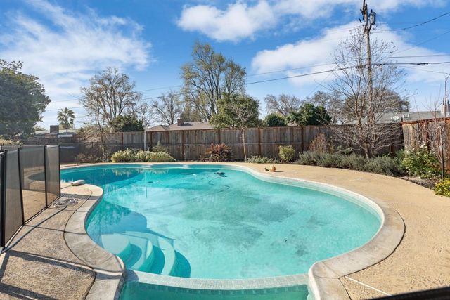 1921 Sherwood Ave, Modesto, CA 95350