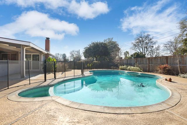 1921 Sherwood Ave, Modesto, CA 95350