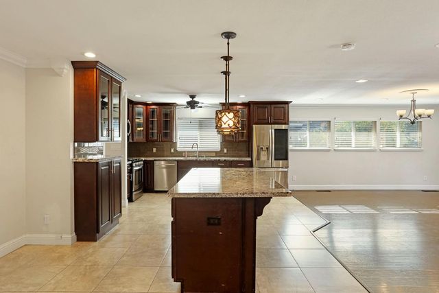 1921 Sherwood Ave, Modesto, CA 95350