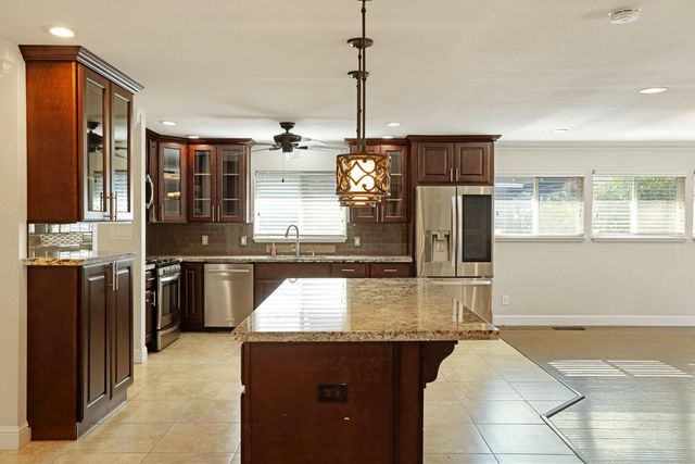 1921 Sherwood Ave, Modesto, CA 95350