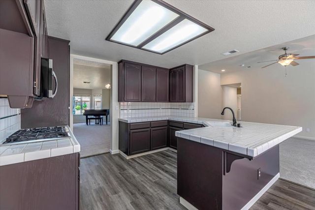 2161 Teakwood Court, Hollister, CA 95023