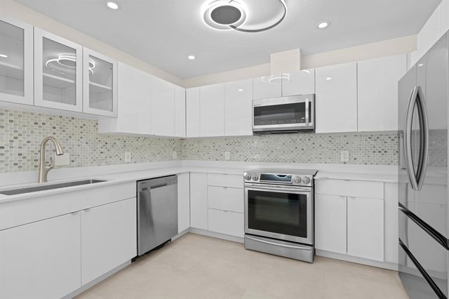 391 SE 7th Avenue, Pompano Beach, FL 33060