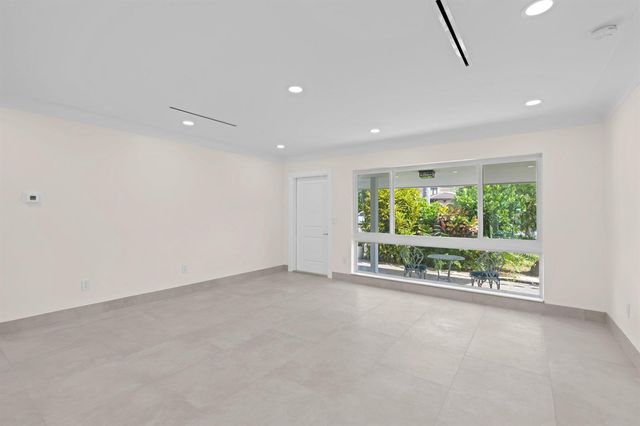 391 SE 7th Avenue, Pompano Beach, FL 33060