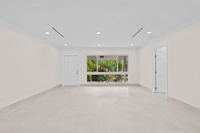 391 SE 7th Avenue, Pompano Beach, FL 33060
