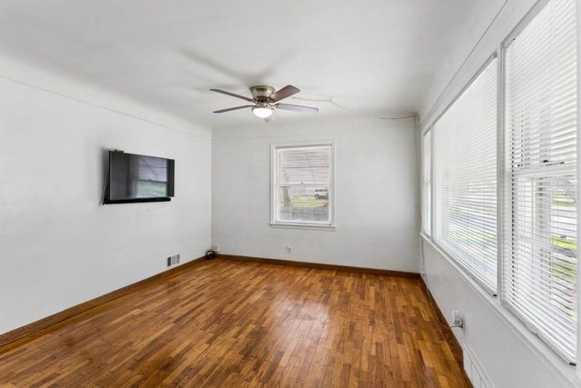 1802 Greenbrook Lane, Flint, MI 48507