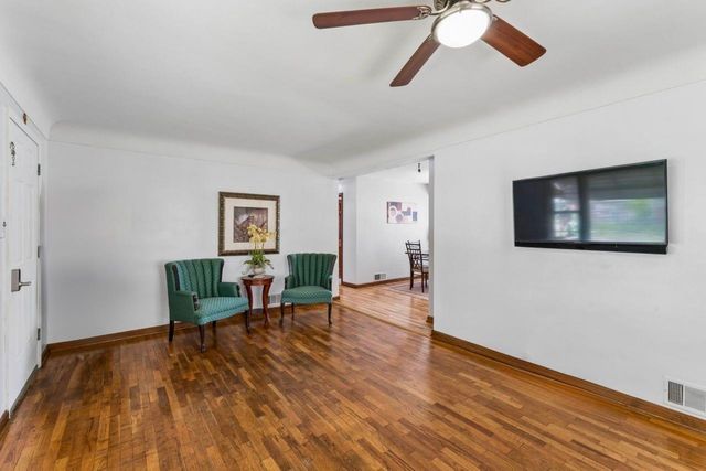 1802 Greenbrook Lane, Flint, MI 48507
