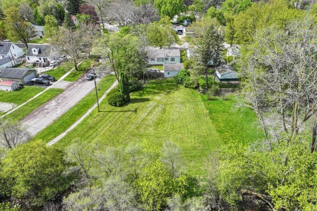 1802 Greenbrook Lane, Flint, MI 48507