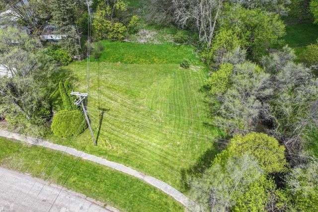 1802 Greenbrook Lane, Flint, MI 48507