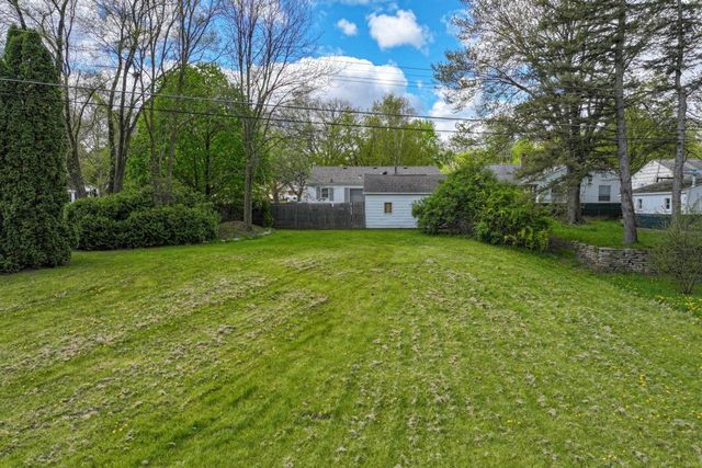 1802 Greenbrook Lane, Flint, MI 48507