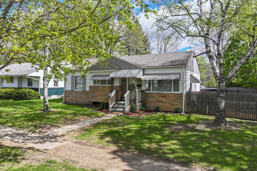 1802 Greenbrook Lane, Flint, MI 48507