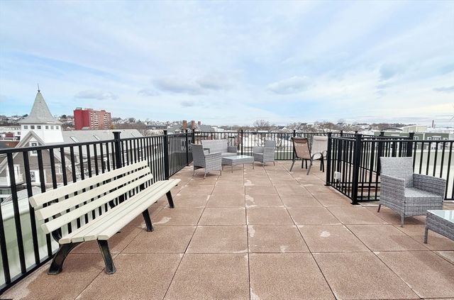 60 Dudley St 22, Chelsea, MA 02151