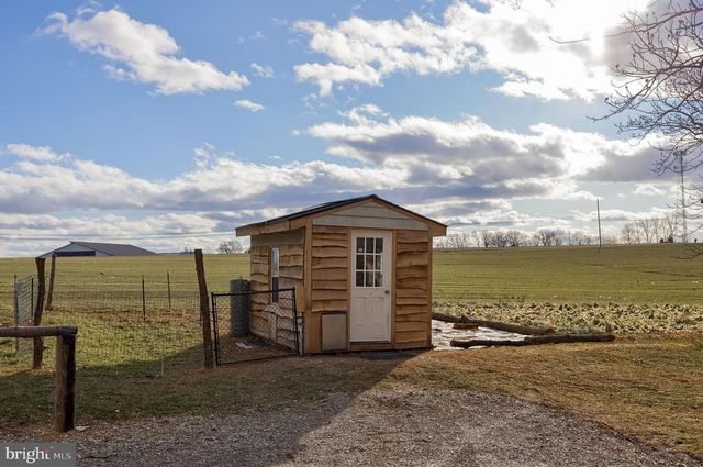 2856 ZINK RD, Manheim, PA 17545