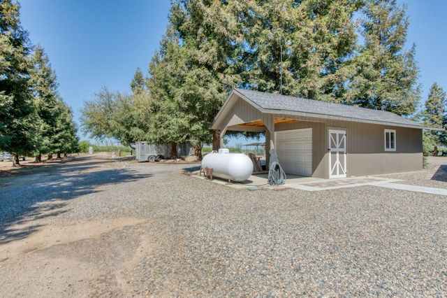 19727 19727 Avenue 16 1/2, Madera, CA 93637