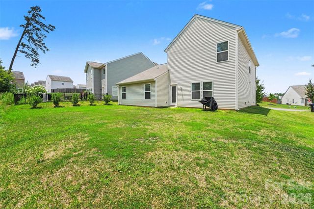 204 Hidden Lakes Road, Statesville, NC 28677