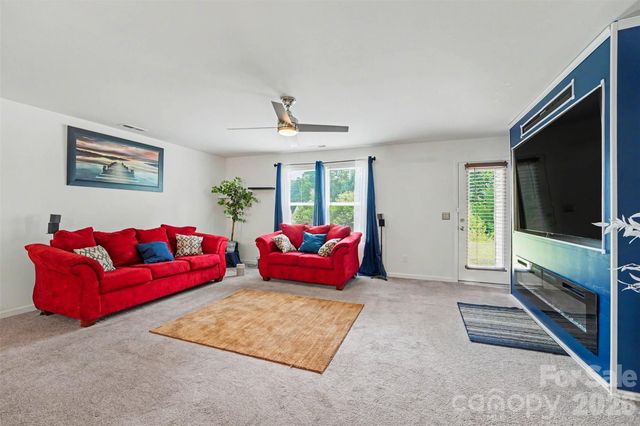 204 Hidden Lakes Road, Statesville, NC 28677