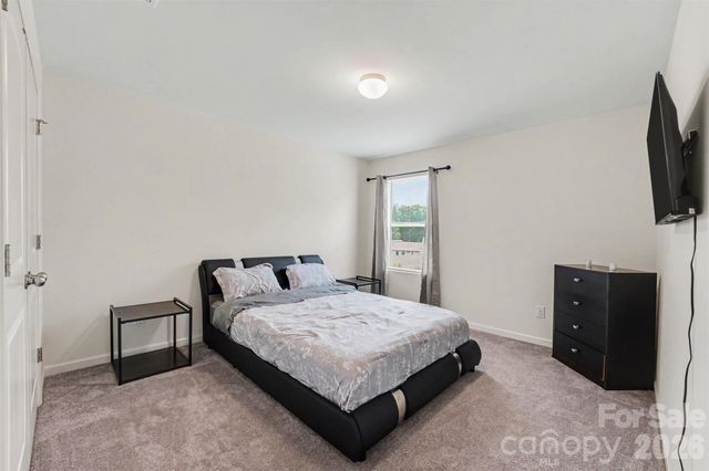 204 Hidden Lakes Road, Statesville, NC 28677