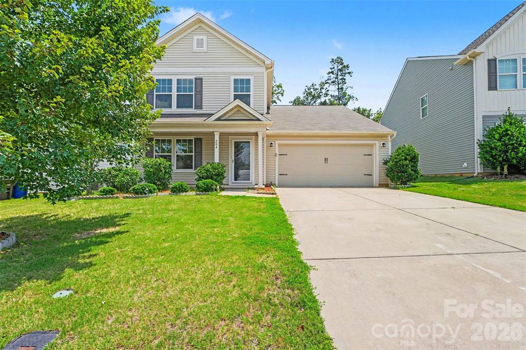 204 Hidden Lakes Road, Statesville, NC 28677