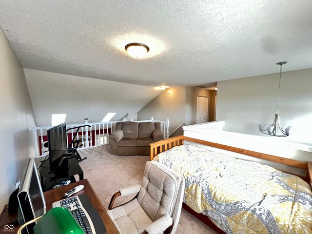 1204 Worcester Way, Greenfield, IN 46140